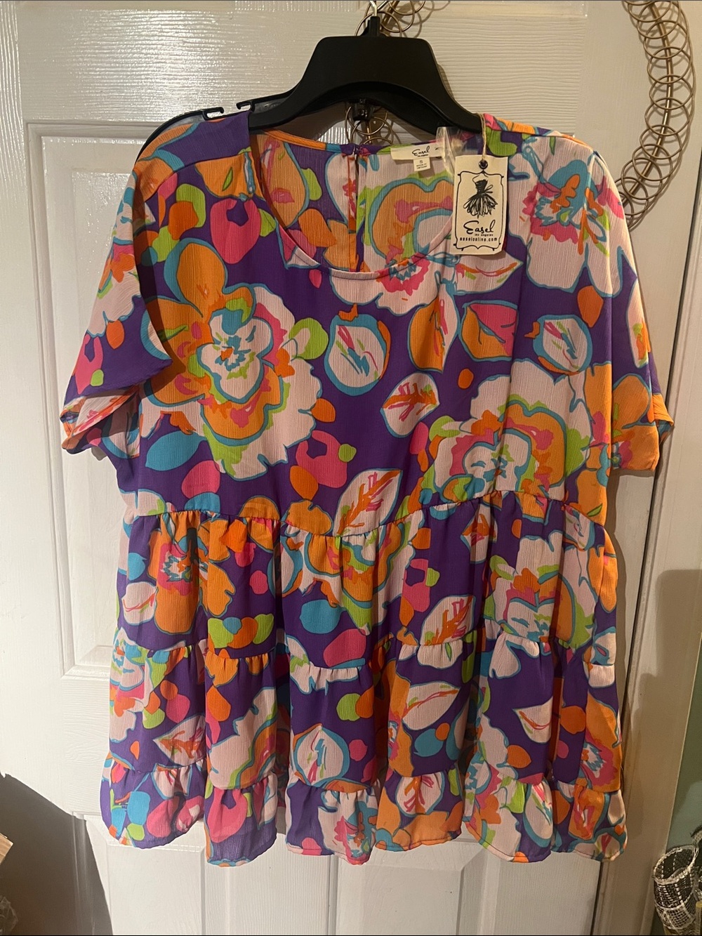 easel Purple Multicolor Floral Tiered Short Sleeve Tunic, small. NWT